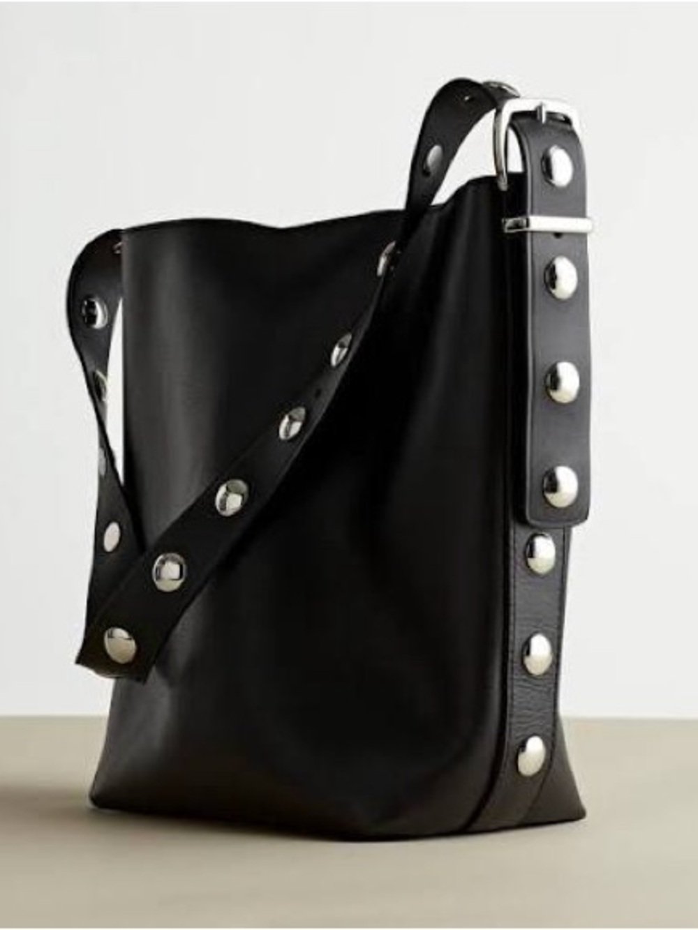 NWT Madewell Essential Medium Bucket Bag